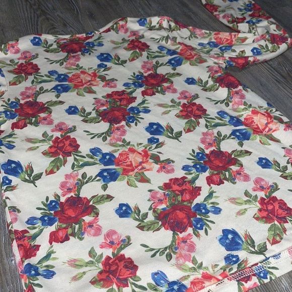 Betsey Johnson Long-sleeved Knit Floral Crewneck Top - Picture 8 of 8